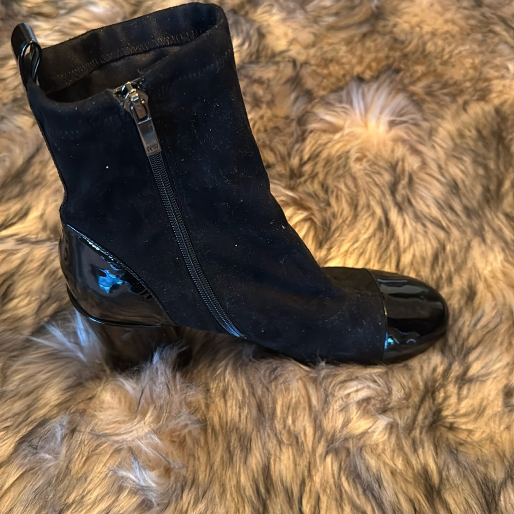 Marc fisher gizmo black sipper  suede boots